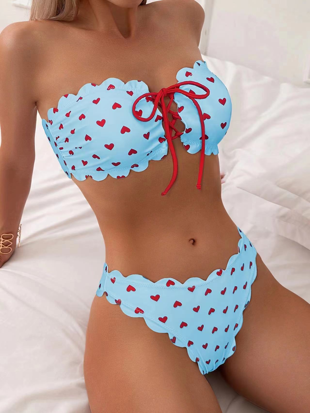 Maillot de bain 2 Pièces — Bikini Amour Print — Motif Cœurs ❤️