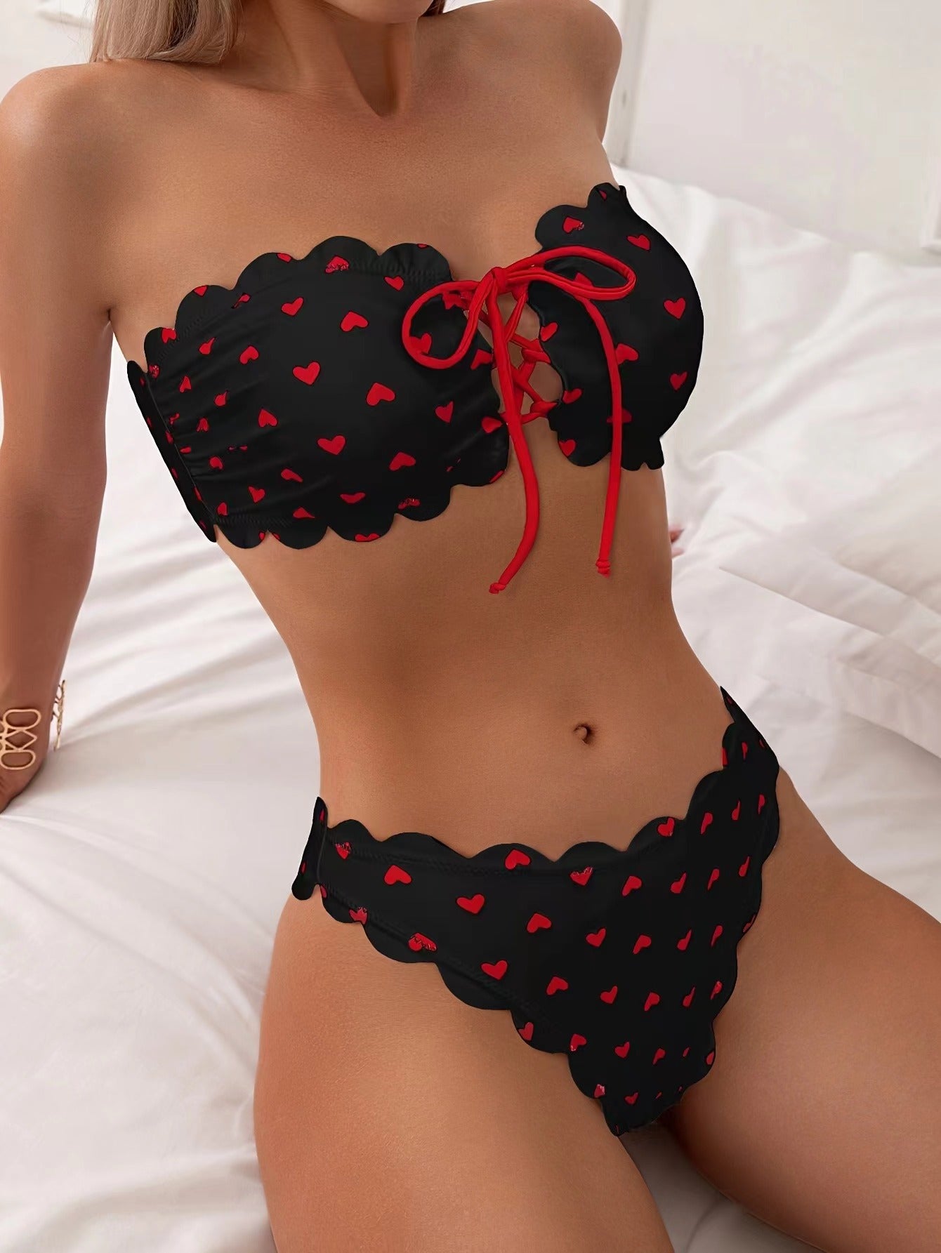 Maillot de bain 2 Pièces — Bikini Amour Print — Motif Cœurs ❤️